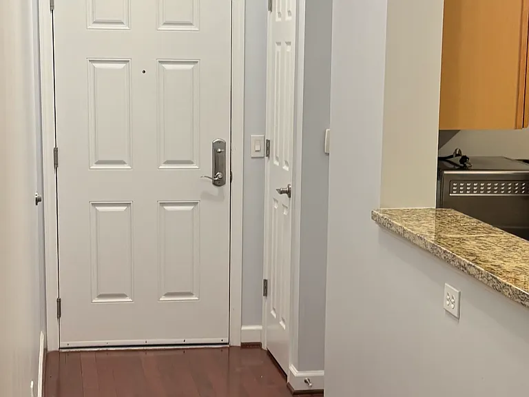 2101 N Monroe St #409 — Photo 3