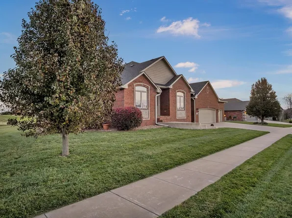 701 Bobtail, Newton, KS 67114