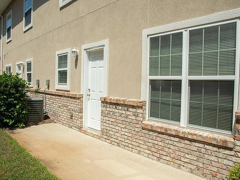 1469 Bentley Cir — Photo 19