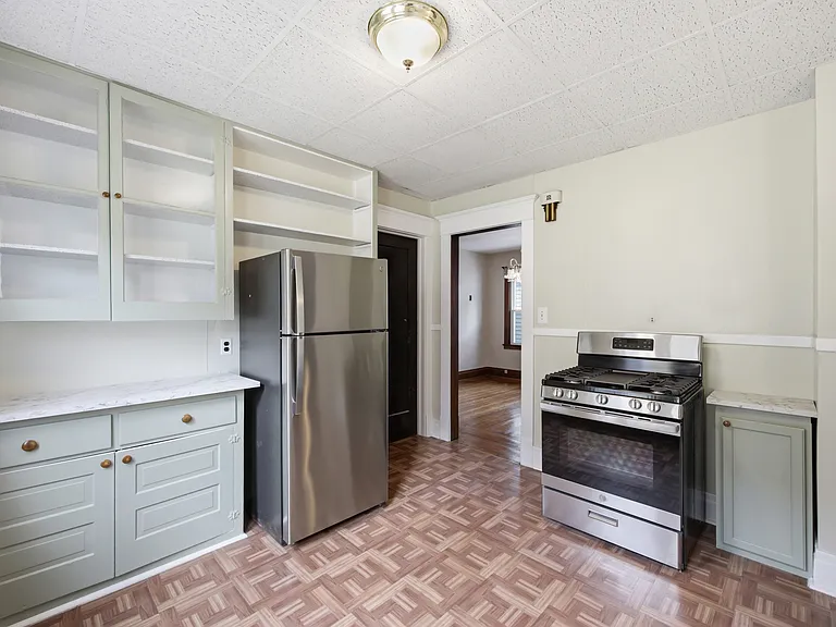190 Brunswick Blvd #2 — Photo 9