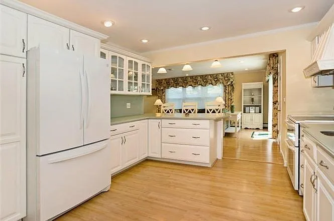 4 bed, 1700 sqft, $5,750 — Photo 3
