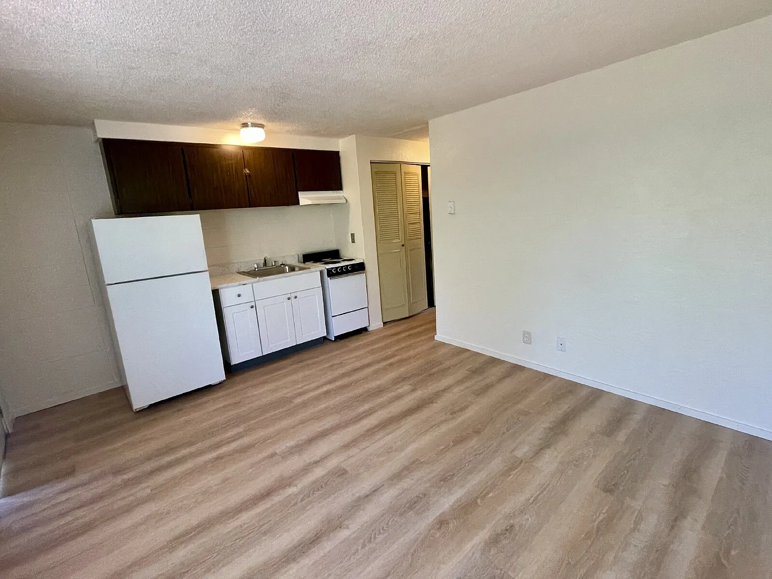 1 bed, 1.0 bath, $925 — Photo 4