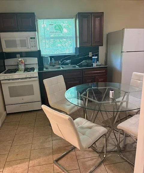 5411 San Fernando St #2A — Photo 4