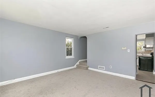 2 bed, 930 sqft, $2,500 — Photo 3