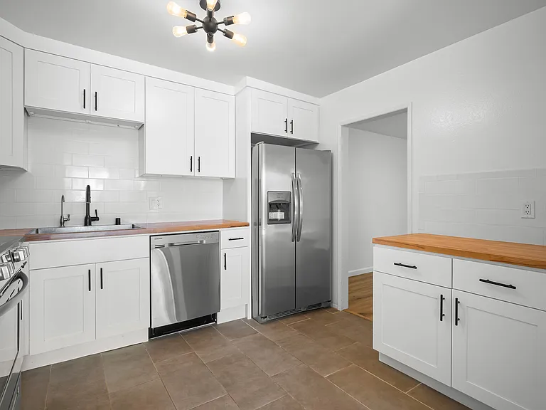 125 N Allen Ave #203 — Photo 11