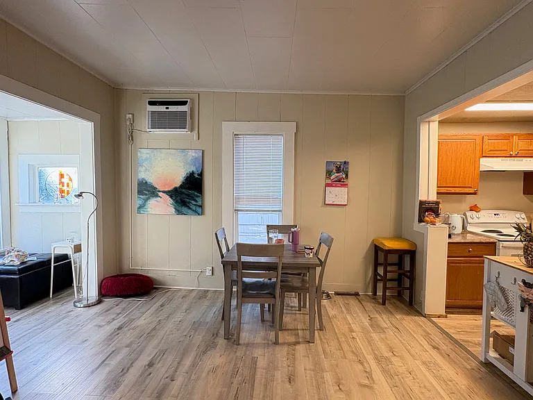 620 NE Gray Ln — Photo 5