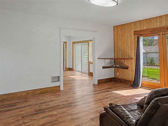 3rd image of 873 1st Avenue S