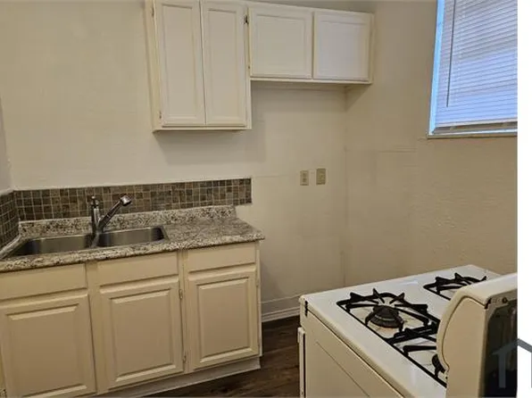 201 E Dullnig Ct, San Antonio, TX