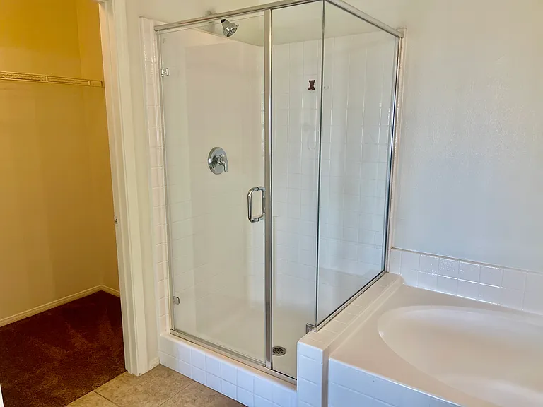 6550 Ditmars St — Photo 8