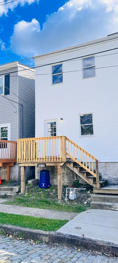 605 Chess St #605 photo 1