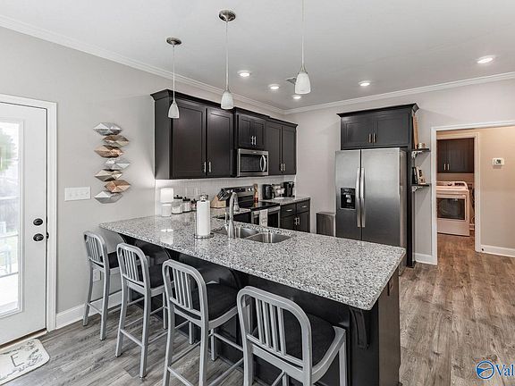 2nd image of 15695 Landview Ln