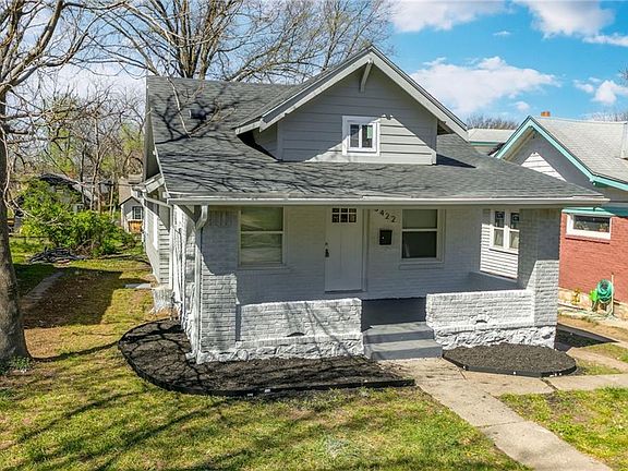 3rd image of 5422 Euclid Ave