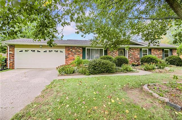 1st image of 14 Jeanette Dr