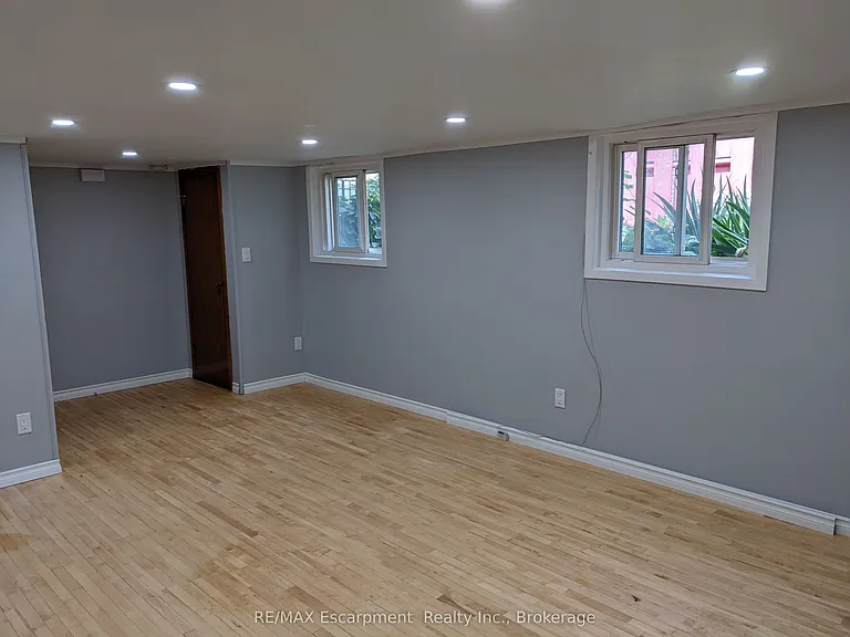158 James St #5 — Photo 3