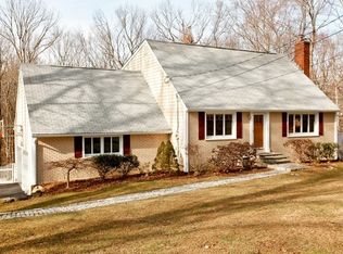 11 Macaulay Rd, Katonah, NY 10536