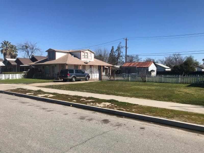 2nd image of 520 Acacia Ave