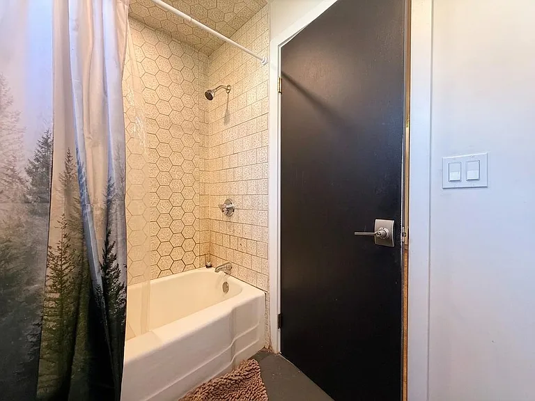 289 Walnut St #1 — Photo 7