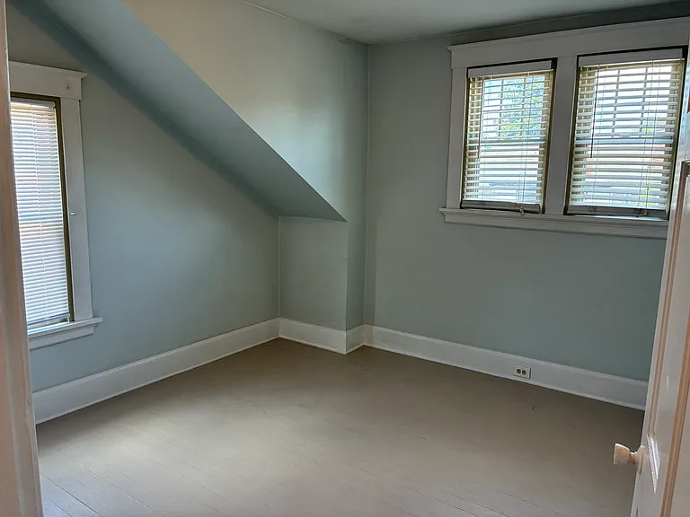 2809 Linwood Ave — Photo 26