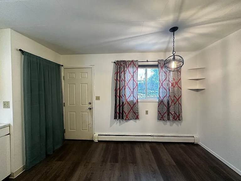 94 Farewell Ave — Photo 10