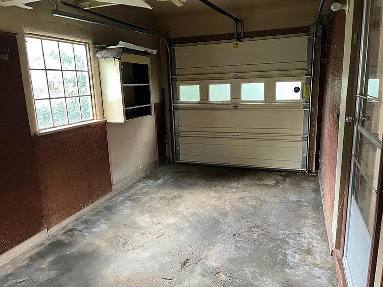 85 Continental Dr — Photo 11