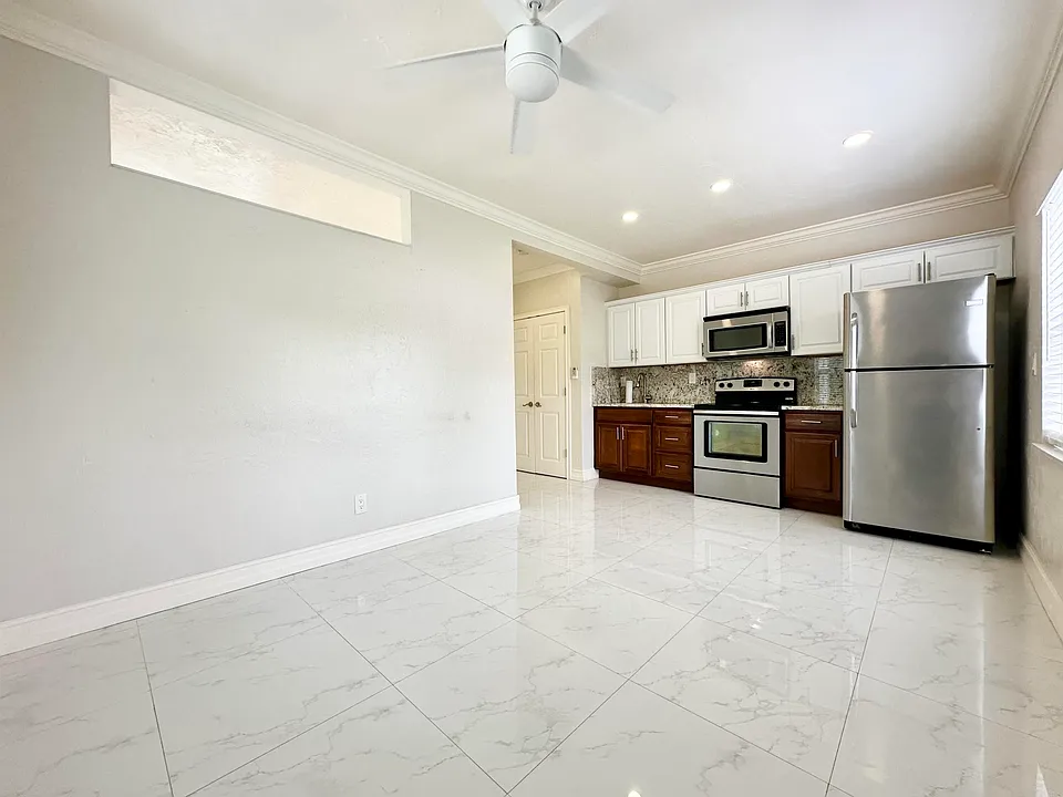 1041 NE 16th Ave #W