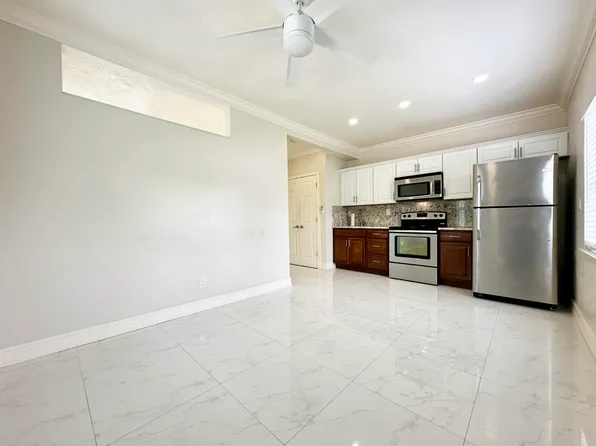 1041 NE 16th Ave #W, Fort Lauderdale, FL 33304
