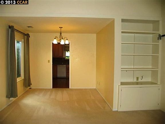 5th image of 125 Daphne Ct