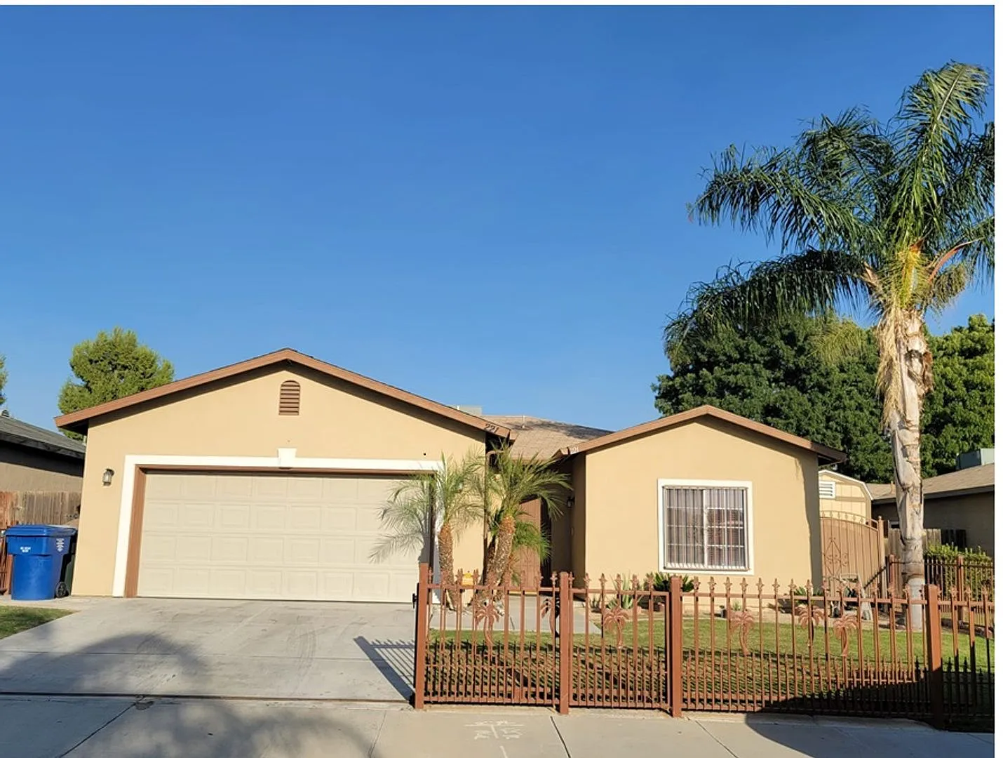 221 Isla Del Sol Dr photo 1