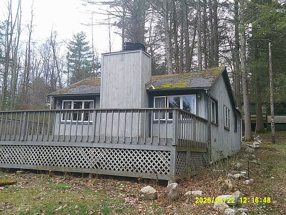 3rd image of 33 Pine Rd