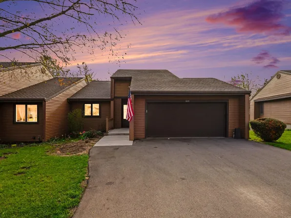 625 Maple Creek Dr, Holland, MI 49423