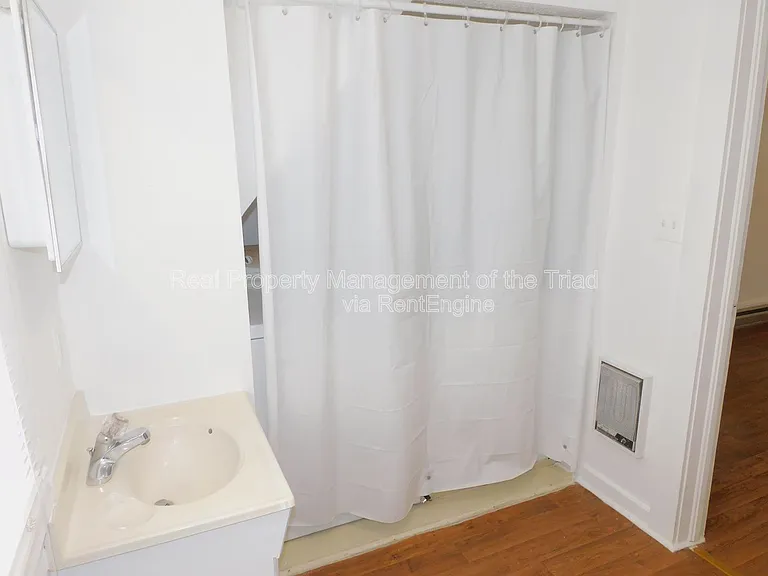 810 Brent St #B — Photo 14