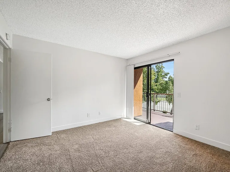 Acacia Park Apartments — Photo 15