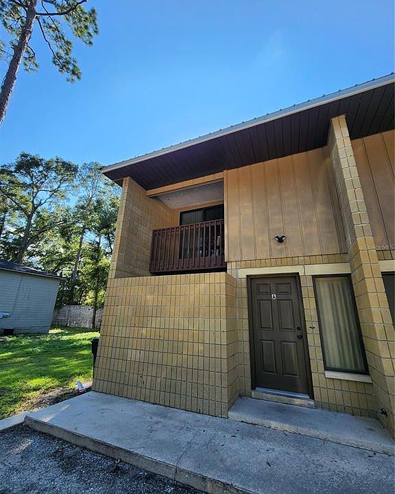 1st image of 702 SW 70th Ter APT A