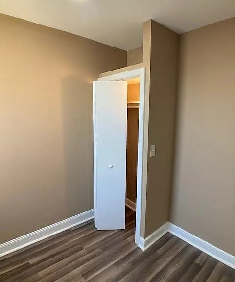 207 E Cambria St — Photo 32