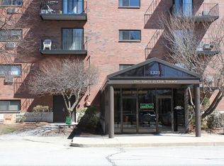 1321 Worcester Rd APT 412, Framingham, MA 01701