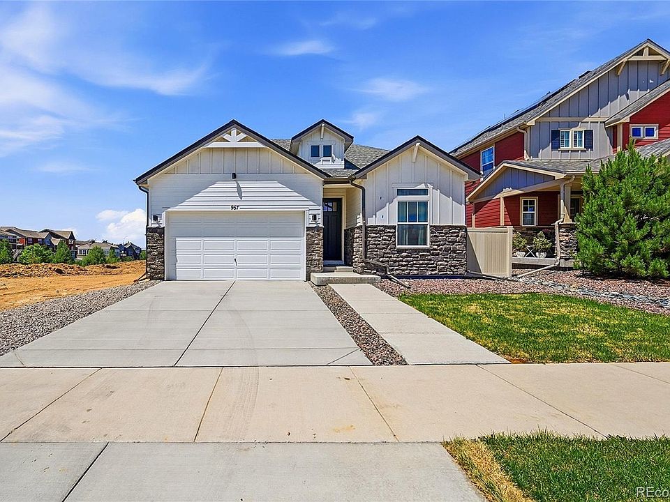 1st image of 957 Highlands Circle