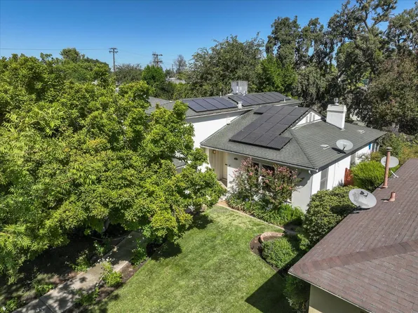 135 E Cambridge Ave, Fresno, CA 93704