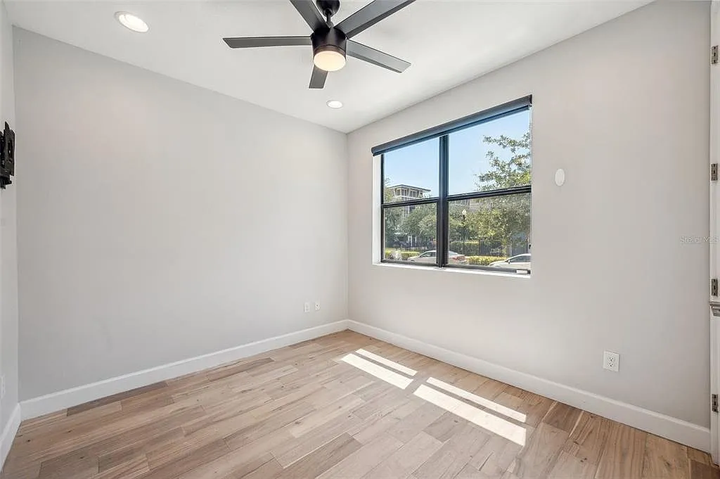 3 bed, 3.5 bath, 2097 sqft, $4,600 — Photo 4