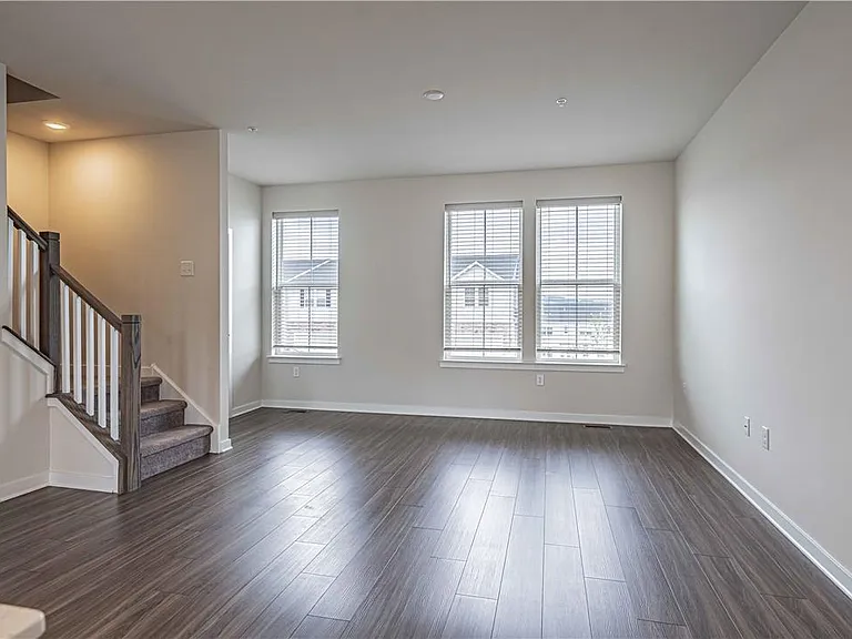 7640 Clayton Ave — Photo 6