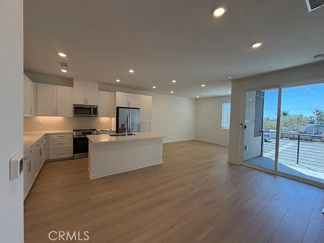 2 bed, 2.5 bath, 1272 sqft, $3,875 — Photo 3