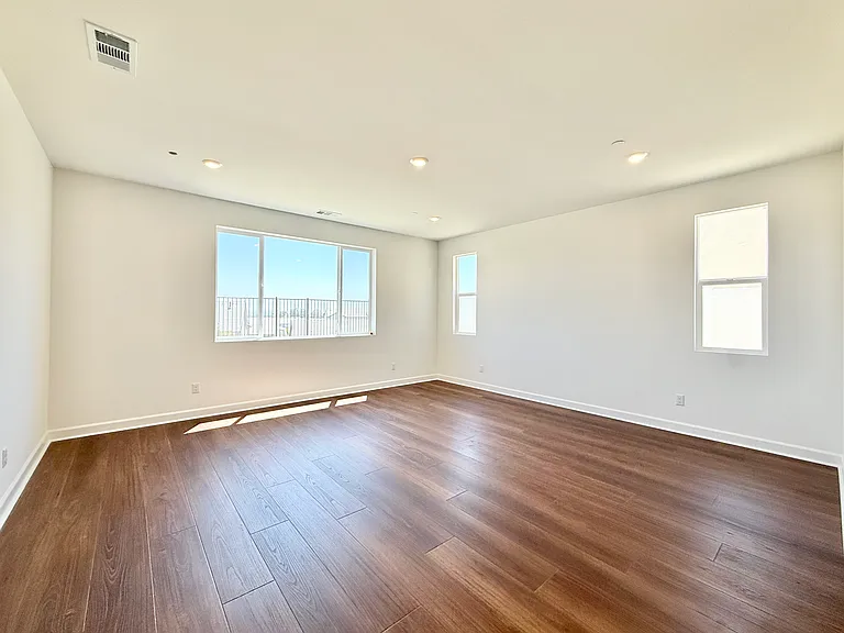 273 Paxton Way — Photo 8