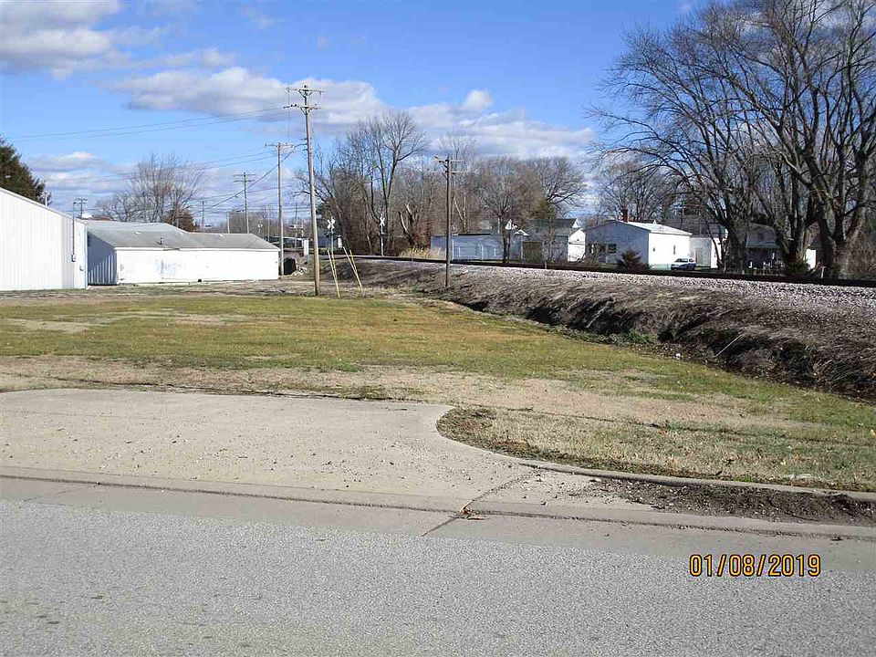 2nd image of 587 S Section St