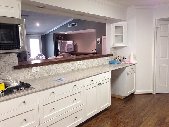 5th image of 5030 N Braeswood Blvd