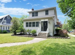 350 Carmita Ave, Rutherford, NJ 07070