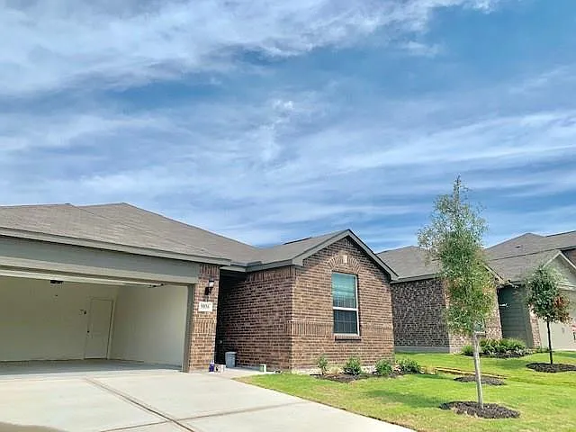 5936 Garnet Hill Ln — Photo 2