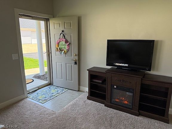 3rd image of 3077 Whitewood St NW