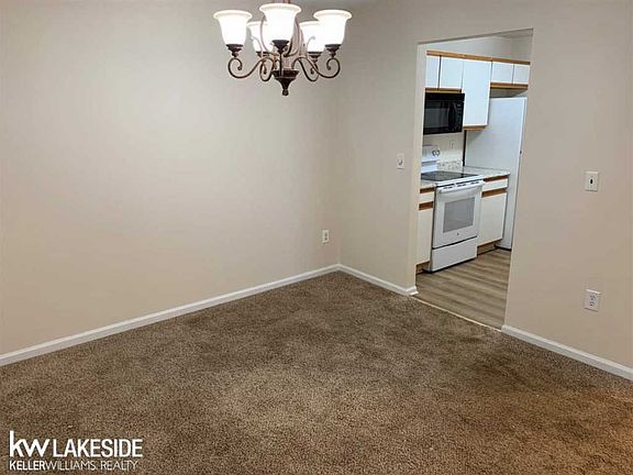 5th image of 42729 Richmond Dr