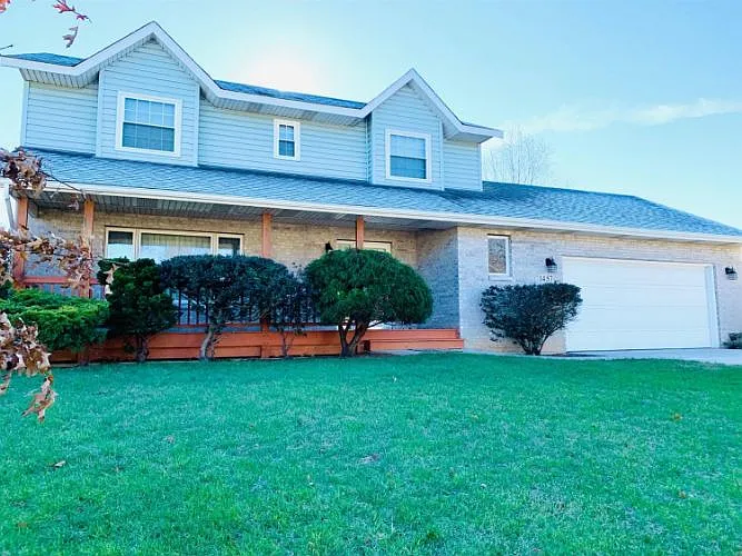 1457 Admiral Dr photo 1