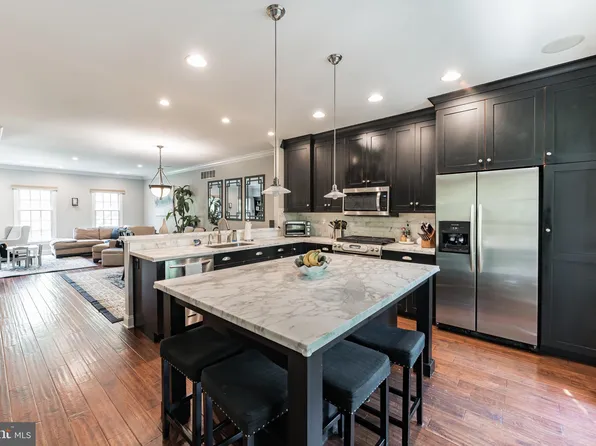 24 Kresson Rd, Cherry Hill, NJ 08034