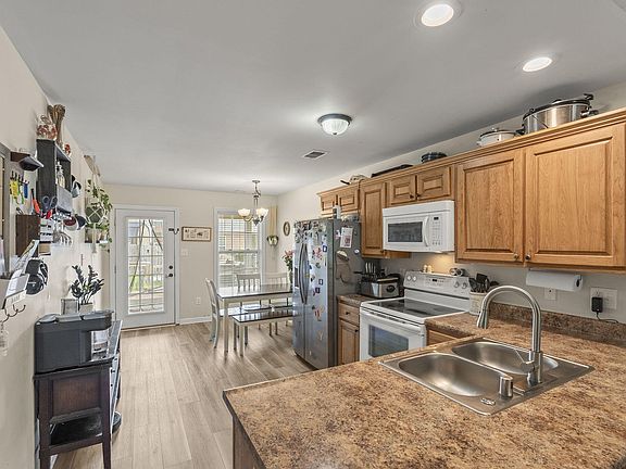 5th image of 328 Virginia Ln